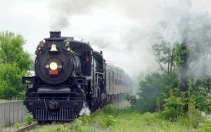 Rail workers push 2-person crew legislation for safety